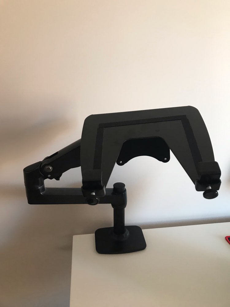V62CT アルミ合金デスクトップマウントデュアルユース 1 - Dual Monitor Arm のレビューと価格